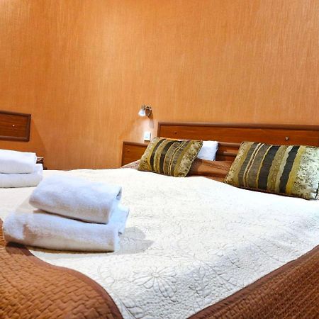 Hotel Pavo Tbilisi Ngoại thất bức ảnh